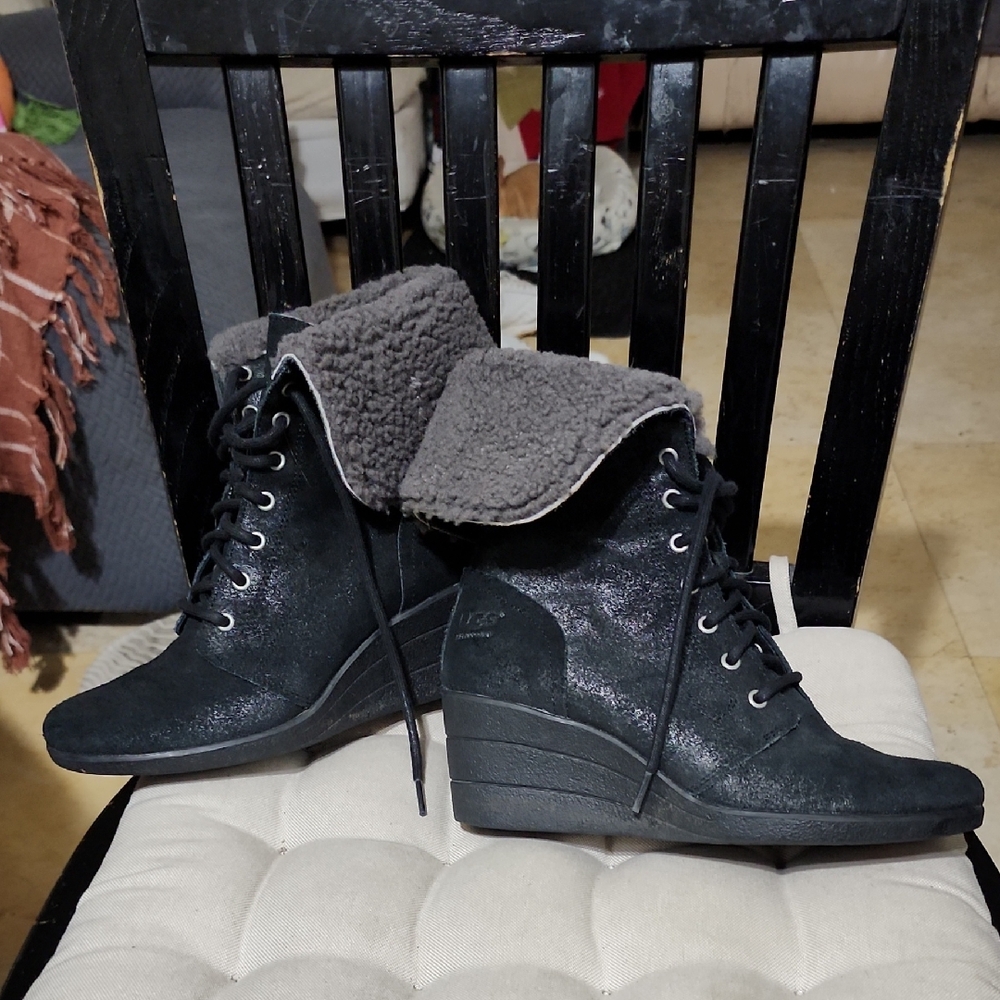 UGG Women's Black Lace Up Wedge Boots Used Size 7